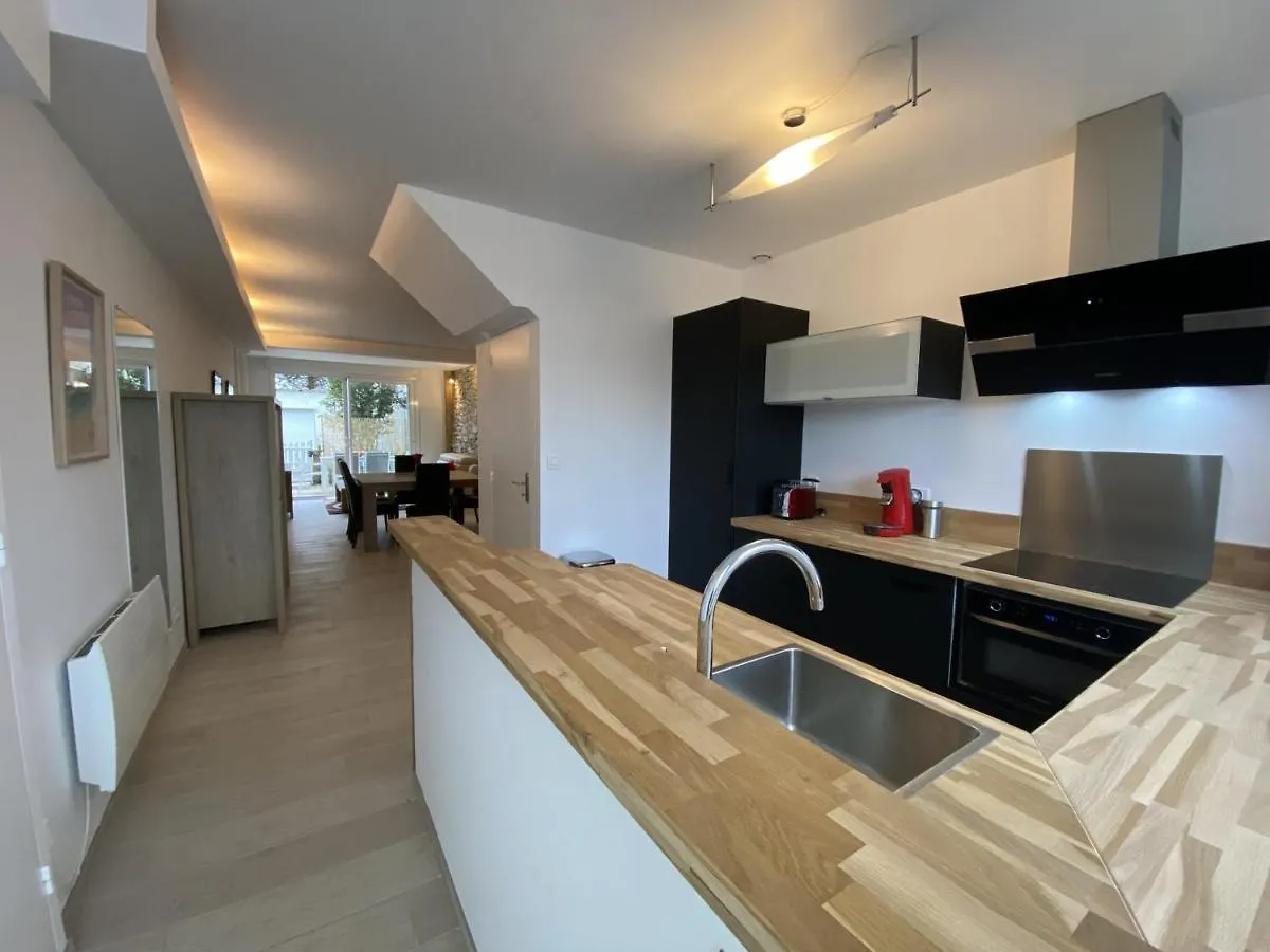 Holiday home Maisonette En Pierre Renovee Avec Jardin A 100M De La Plage - 5/6 Couchages Et Wi-Fi - Fr-1-349-179 Larmor-Plage France